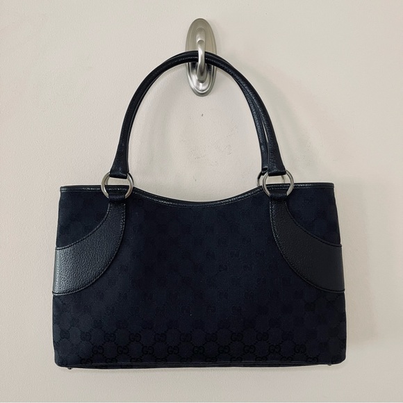 Gucci Black Signature Canvas & Leather shoulder bag. - Picture 1 of 10
